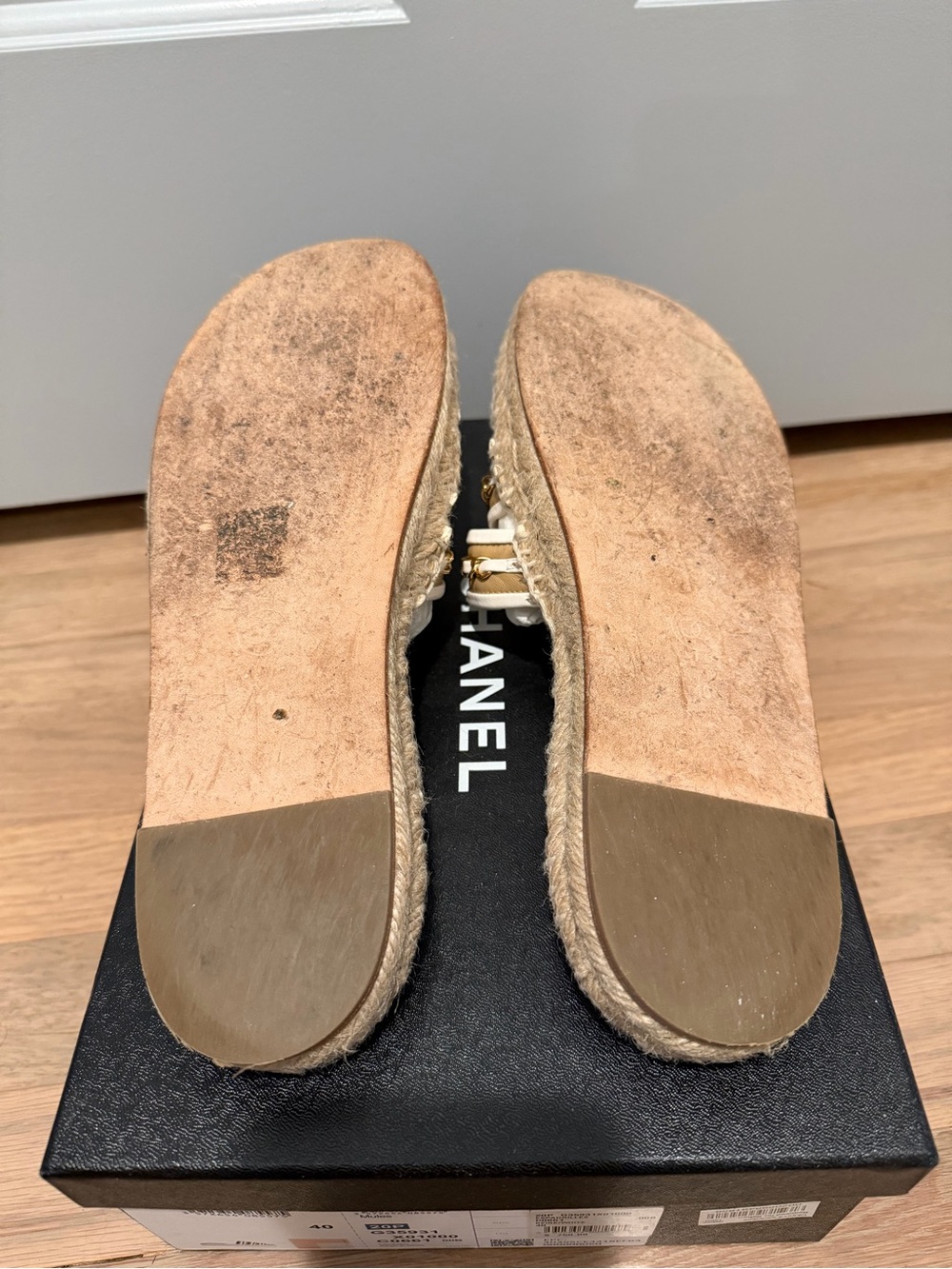 CHANEL White and Tan Espadrille Slide Sandals with Gold Chain Trim - Picture 7 of 7